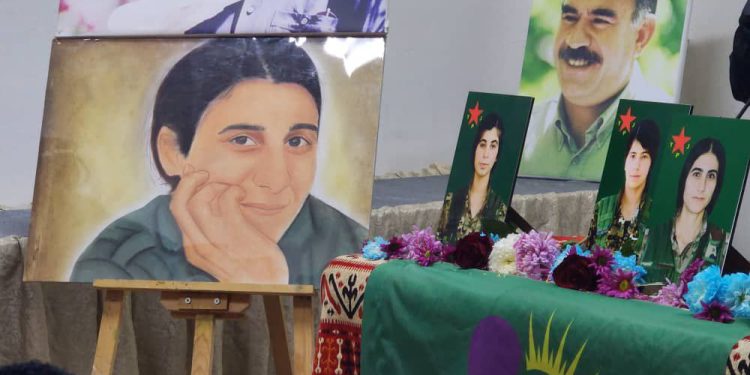 Jinên Ciwan ên Helebê Ji bo Bibîranîna şehîdan civîyan