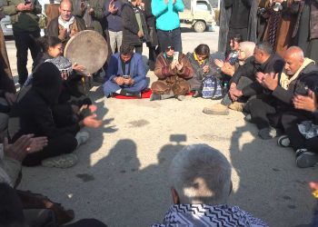 Dengê gelê ereb li Bendava Tişrînê bilind dibe