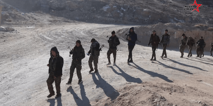 Ciwanên Efrînê berê xwe didin eniyên şer