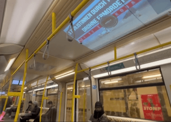 Jinên Ciwan li dijî êrîşên li ser Rojava li qada giştî sînevîzyonek li dar xistin