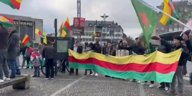 Êrîşên Rojava li Osnabruckê hatin protestokirin