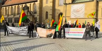 Êrîşên li Rojava ji aliyê ciwanan ve li Heilbronn hate protestokirin