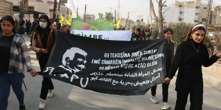 Jinên Ciwan li Qamişloyê Komploya Navneteweyî şermezar kir