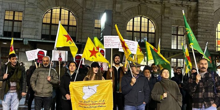 Êrîşên li ser Tişrînê li Baselê hatin şermezarkirin