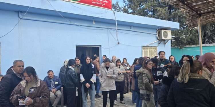 Gelê welatparêz li Dirbêsiyê kom dibe ji bo oxirkirina Şehîd Hogir û Şehîd Salîhe