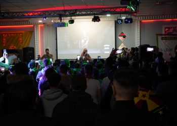 Endamên TekoJIN û TCŞ’ê şeva moralê organîze kirin û banga meşa dirêj kirin