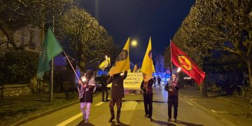 li Parîsê meşa meşaleyî ya ji bo Rêber APO