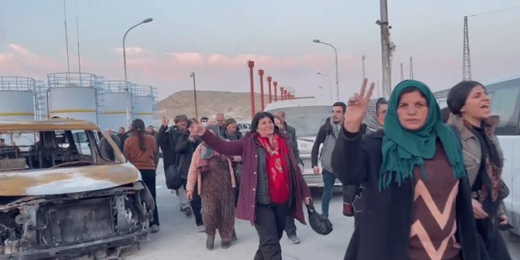 Berxwedana Tişrînê di roja xwe ya 25’an de ku gelê Kantona Cizîrê nobedê digire didome