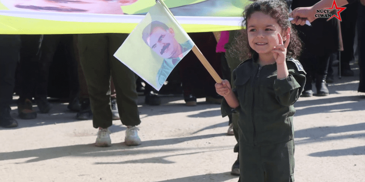 Li Reqayê gel ji bo azadiya fîzîkî ya Rêber APO daket qadan