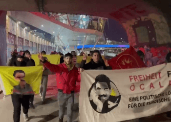 Ciwanên endamên TCŞ’ê li dijî komployê li Viyanayê meşek li dar xistin