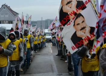 Meşa Azadiyê di roja xwe ya duyemîn de bi coşeke mezin berdewam dike