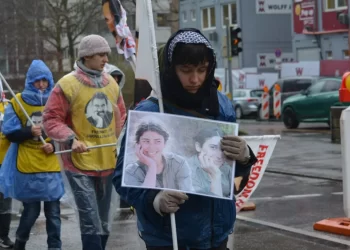 Gav bi gav ber bi azadiyê ve: Qonaxa Stuttgartê dest pê kir