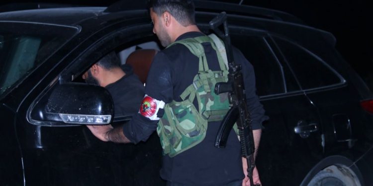 Ciwanên Tebqayê li bajarê Tebqayê tedbîrên ewlehiyê digirin