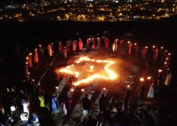 Li Wanê agirê Newrozê yê yekem jinan pêxist