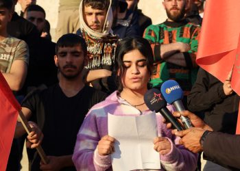 Ciwanên Şoreşger ên Qamişlo li dijî destûrnameya Şamê helwestê xwe nîşan dan