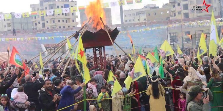 Gelê Reqa û gelê Efrînê Newroz pîroz kirin