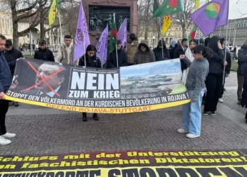 Komkujiya Kobanê li Stûttgartê hate protestokirin