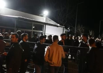 Xwendekarên li Xewgeha KYK’ê dimînin: Ji bo xwarinê em nan dixin nav hev û dixun
