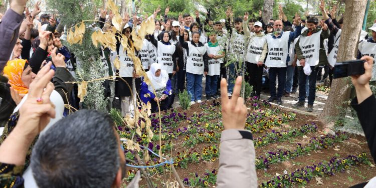 Meşvanên Amarayê şehîdên qetlîamaSurucê bi bîr anîn