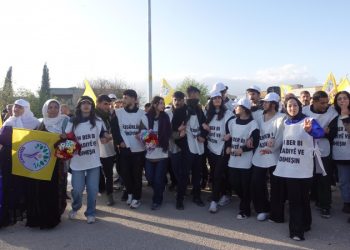 Meşvanên Amarayê, li Pirsûsê Şoreşa Rojava silav kir