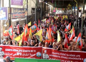 Li Kobanê hezaran kes ji bo fizikî azadiya Rêber APO meşiyan