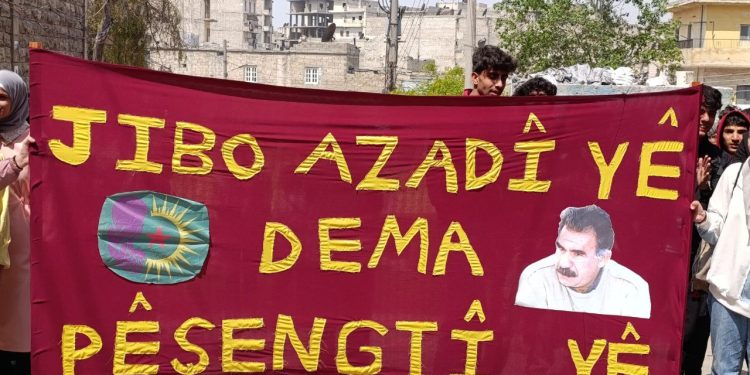 Li Halebê Jinên Ciwan û xwendekar ji bo azadiya fîzîkî ya Rêber APO meşiyan