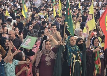 Bi hezaran li Heseke rojbûna Rêber Apo pîroz kirin