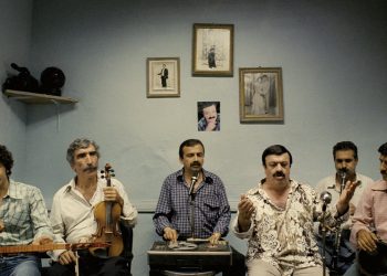 Xwendekarên ku dixwestin li Zanîngeha Kocaeliyê fîlma “Beynelmilel” temaşe bikin hatin astengkirin
