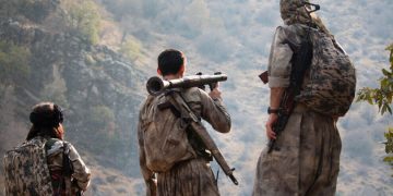 Êrîşên artêşa Tirk dewam dikin: 2 gerîla şehîd bûn