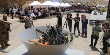 Dîmenê merasîma şewitandina çekan