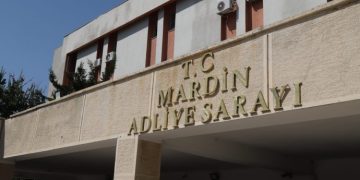 Çar ciwan ji ber parvekirina wêneya Rêber APO hatin binçavkirin