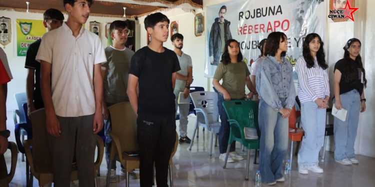 Xwendekarên Welatparêz ser navê Şehîd Ronîza Mihemed Dewreya Perwerde dan destpêkirin