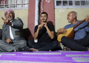 Efrîniyên li Heseke şahiyan li dardixînin