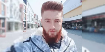 Ciwanek di girtîgehên hikumeta veguhêz de hat kuştin