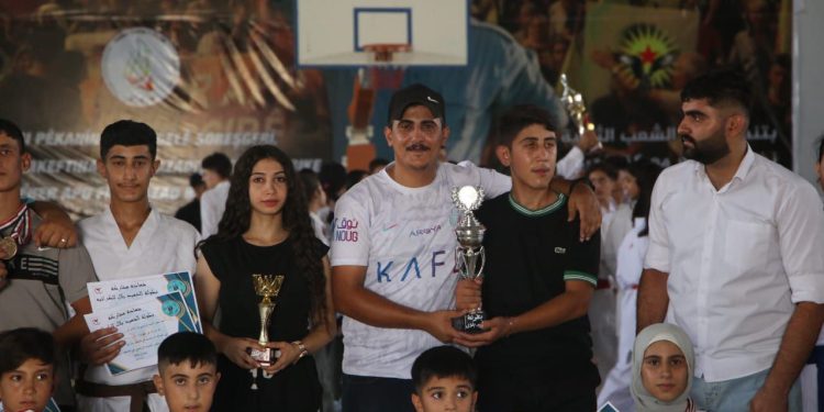 Encûmena Werzîşê yê Cizîrê turnoveyekî karate lidarxist