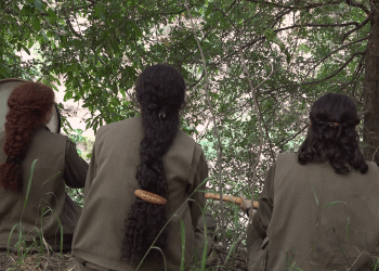 Komîteya Ragihandina Komalên Jinên Ciwan ji bo Bîranîna Şehîdan Klibek Çêkir