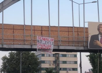 Meclîsa Ciwanên Dem Pankartek ji bo Balkişandina ser Qirkirina Êzidiyan Alıqandin