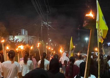 Li Mexmûrê, ciwanan ji bo salvegera 41’emîn a Pêngava 15’ê Tebaxê meşek meşaleyî li dar xistin