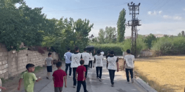 Endamên Meclîsa Ciwanên Demokratîk Bang li Şolena Aştî û Civaka Demokratîk dikin ku li Wanê were lidarxistin