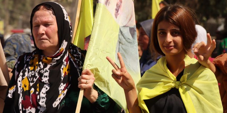 Gelê Heseke ji bo roja aştiyê meşiya: Azadiya Rêber Apo aştiyê cîhanê ye