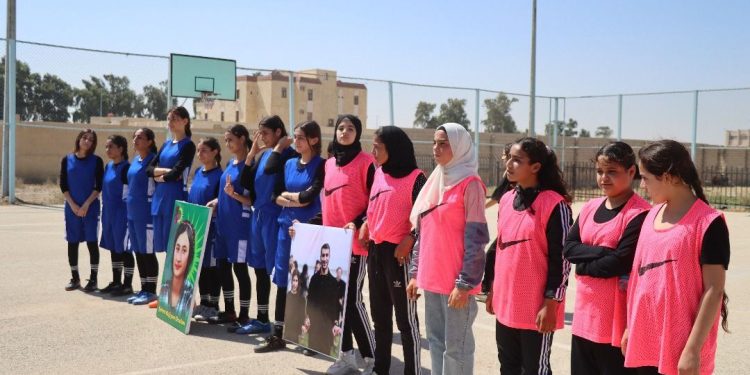 Jinên Ciwan ên Kobanê û Rêqa maçekî basketbolê lîstin