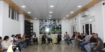 Ciwanên Dirbêsiyê nirxandinên Rêber Apo derbarê “Qetilê Kastîk” nîqaş dikin