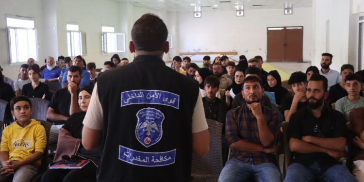 Ciwanên Şoreşger ên Reqa tekoşîna li dijî madeyên hişbir nîqaş dikin