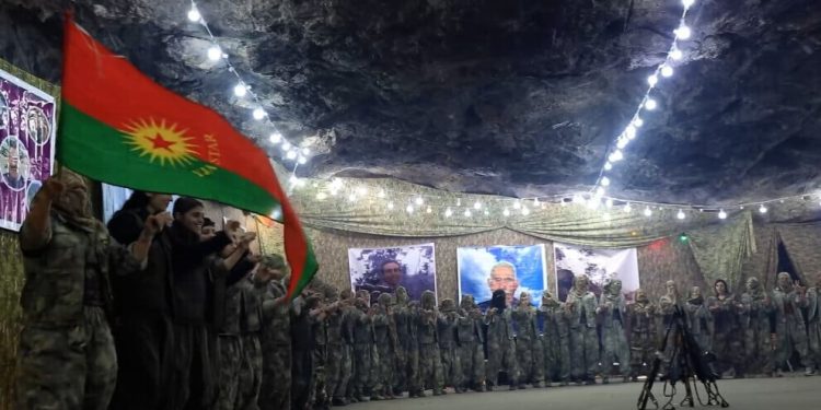 Salvegera 33’yan a artêşbûyîna jin li qadên gerîla hat pîrozkirin