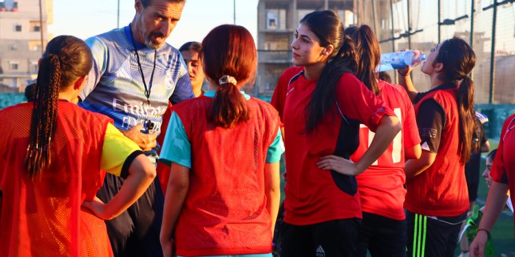 Tîma Fûtbol a Jinên Ciwan ya Heseke mezin dibe