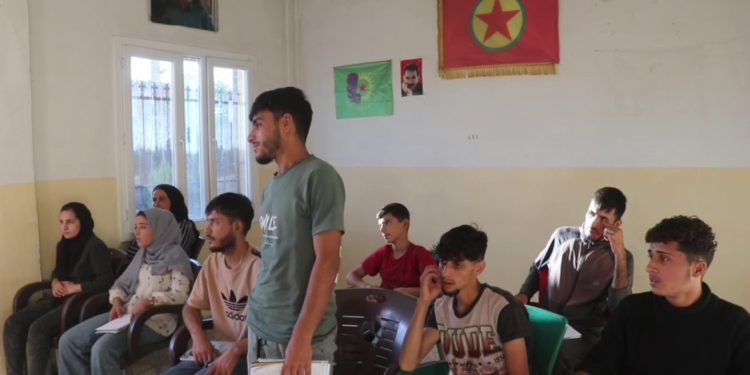 Ciwanên Şoreşger ên Reqa perwerdeyê bîrdoziya Rêber Apo dibînin