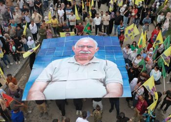 Bi hezaran li Reqa li dijî komployê 9’ê Cotmehê derketin qadan