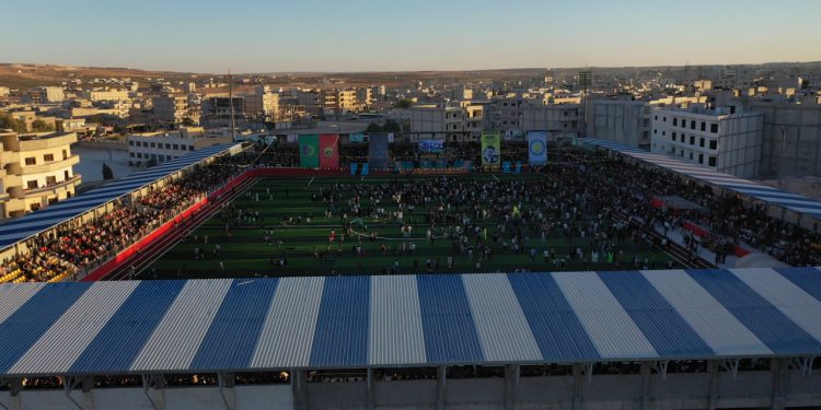 6’emîn Festîvala Şehîd Bawer Agir li Stadyuma nû destpê kir