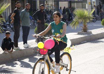 Roja 2’emîn a Festîvala Şehîd Bawer bi pêşbîrkên werzîşî destpêkir