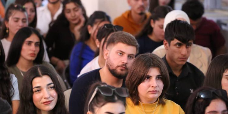 Ciwanên Şoreşger bi xwendekarên Zanîngehê Rojava re civiyan